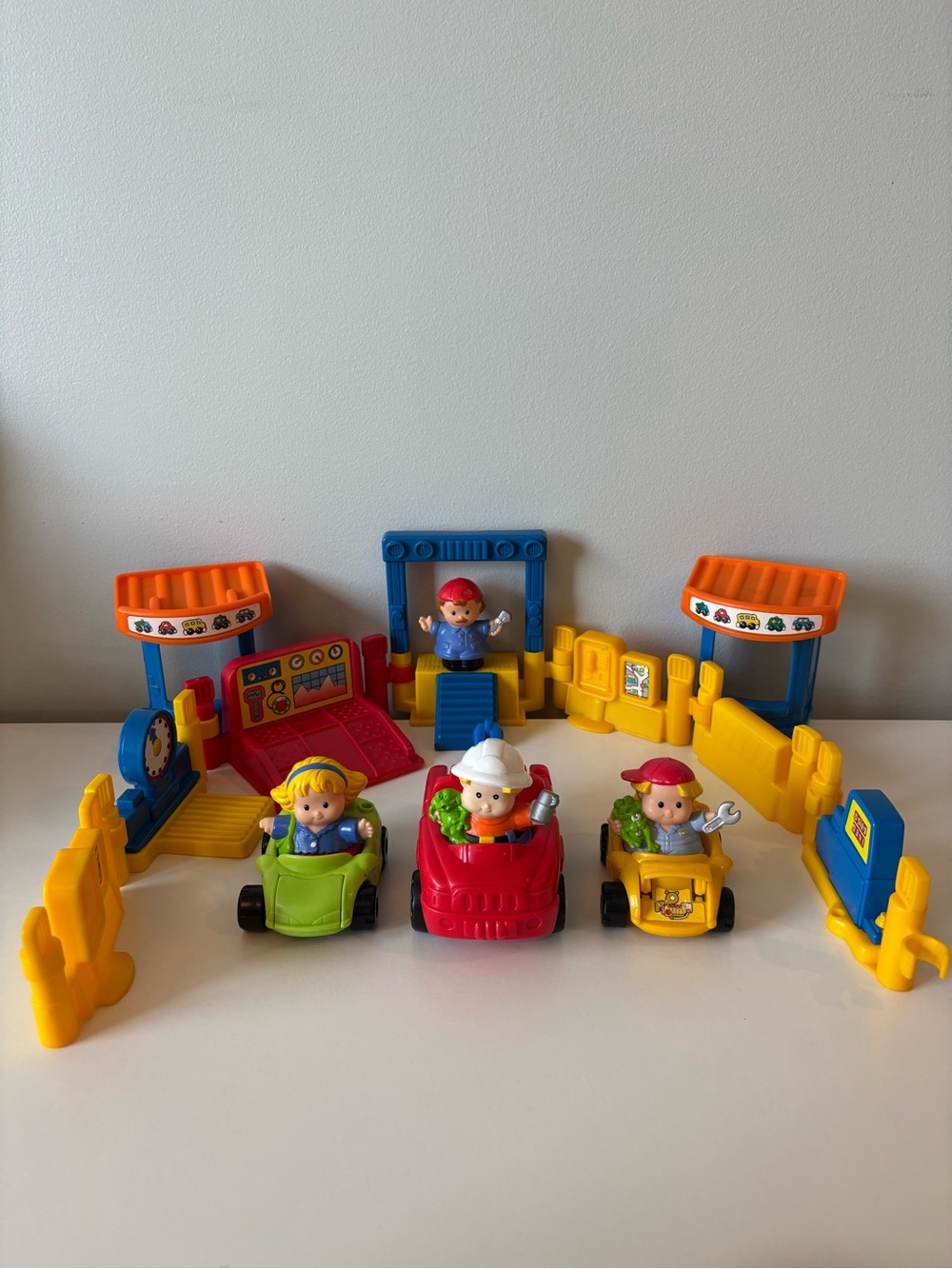 Little People- Car Playset with Accessories